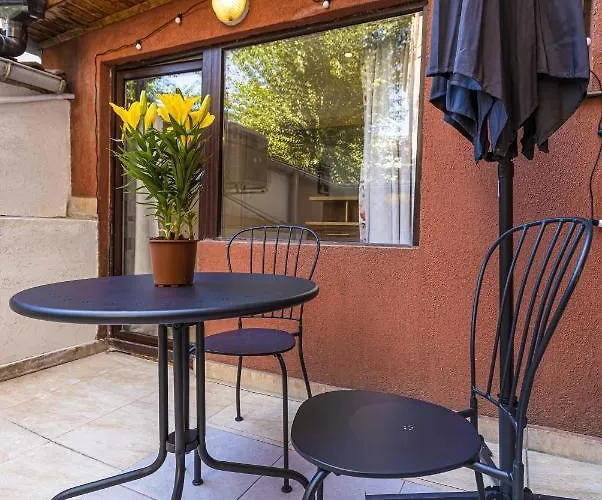 Peaceful Riverside With Private Garden Center Parking Διαμέρισμα Φιλιππούπολη