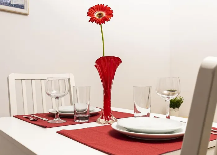 Διαμέρισμα Peaceful Riverside With Private Garden Center Parking