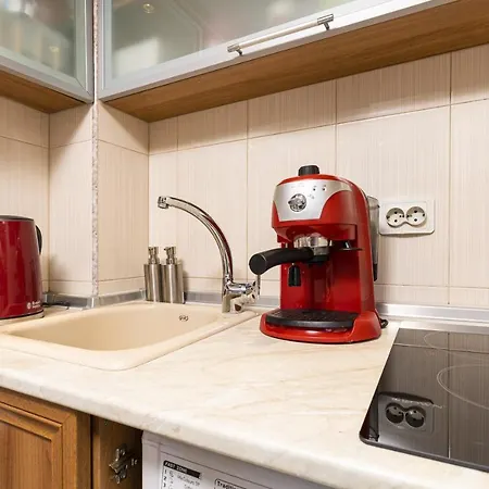 Peaceful Riverside With Private Garden Center Parking Apartment *