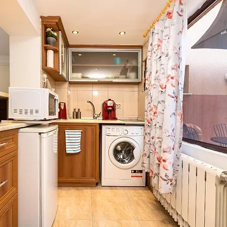 Peaceful Riverside With Private Garden Center Parking Апартамент *