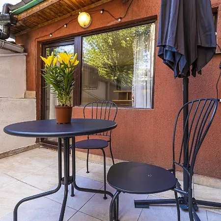 Peaceful Riverside With Private Patio Garden Center Apartment Plovdiv