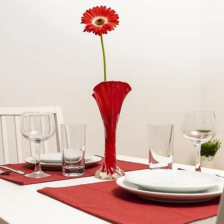 Apartment Peaceful Riverside With Private Garden Center Parking