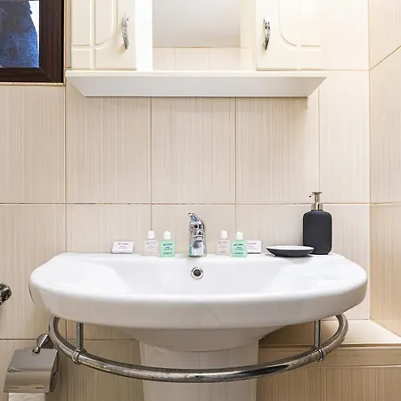 Apartment Peaceful Riverside With Private Garden Center Parking