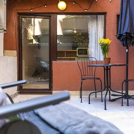 Peaceful Riverside With Private Garden Center Parking Апартамент Пловдив