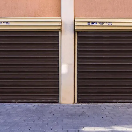 Peaceful Riverside With Private Garden Center Parking