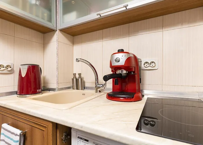 Peaceful Riverside With Private Garden Center Parking Apartment *