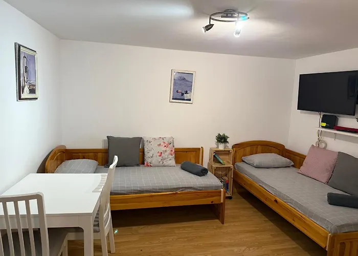 Apartment Peaceful Riverside With Private Garden Center Parking *