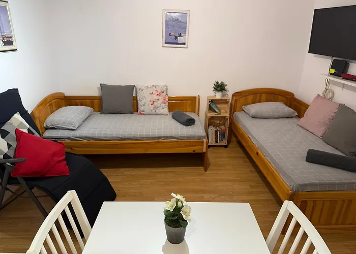 Apartment Peaceful Riverside With Private Garden Center Parking *